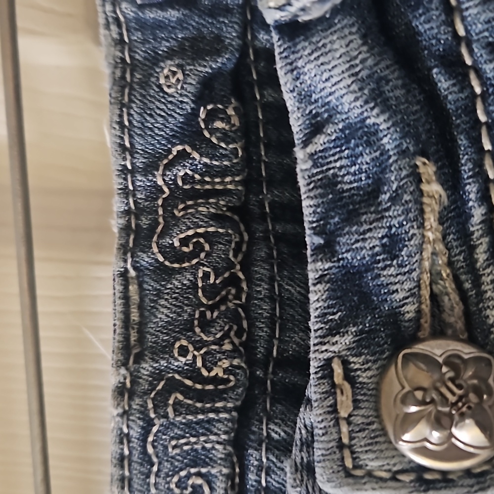Jeans - Picture 2 of 4